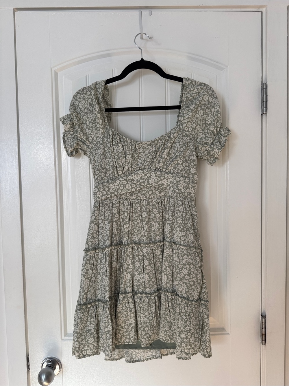 Floral Puff-Sleeve Tiered Mini Dress - Sage Green